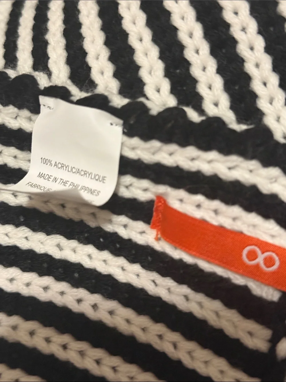 Verloop Black & White Striped Knit Scarf nwt